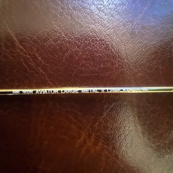 Ray-Ban Gold Aviator Sunglasses RB3026 - Picture 5 of 6